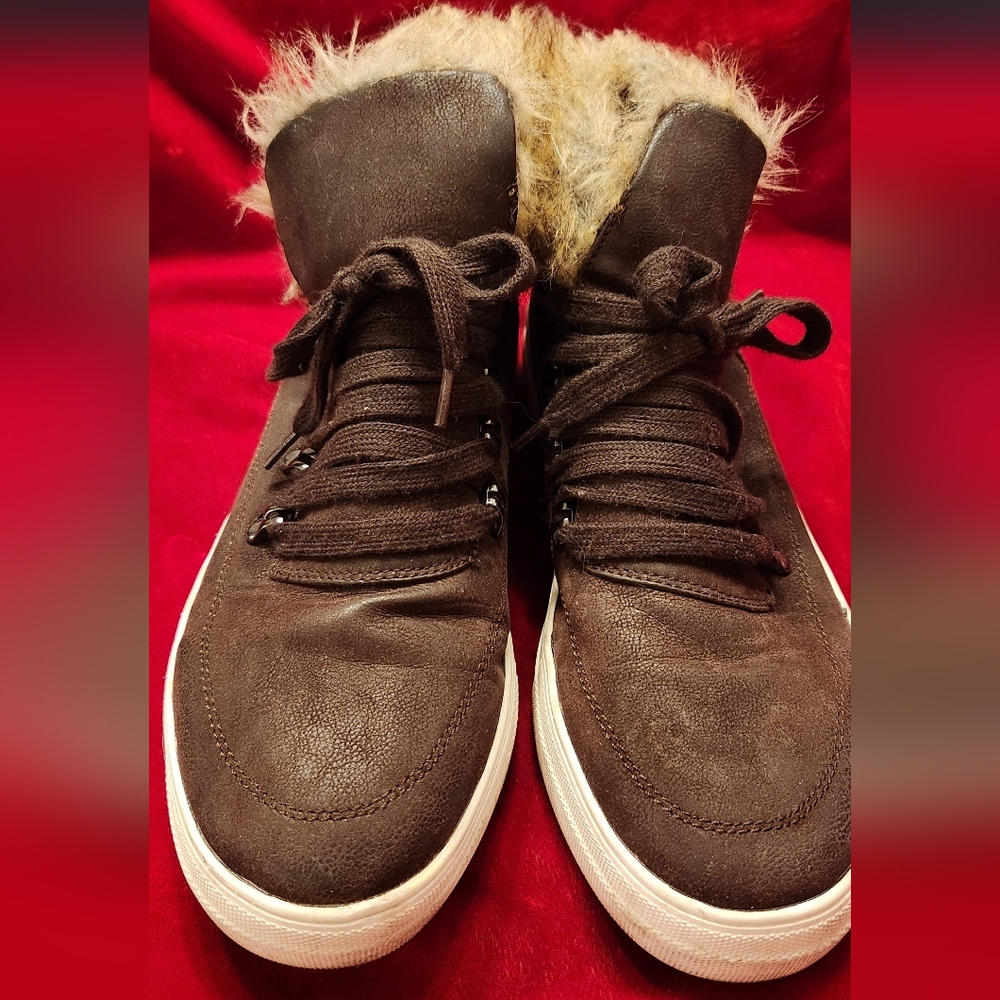 Womn's Brown High-Top Sneakers
